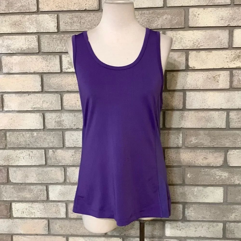 3for$20 tank size large runs smaller towards medium